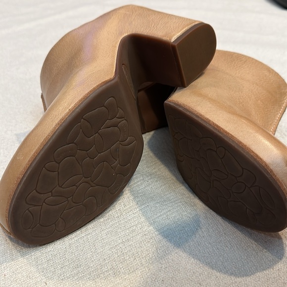 Kork-Ease Tan Leather Mules with Chunky Heel - Picture 12 of 12